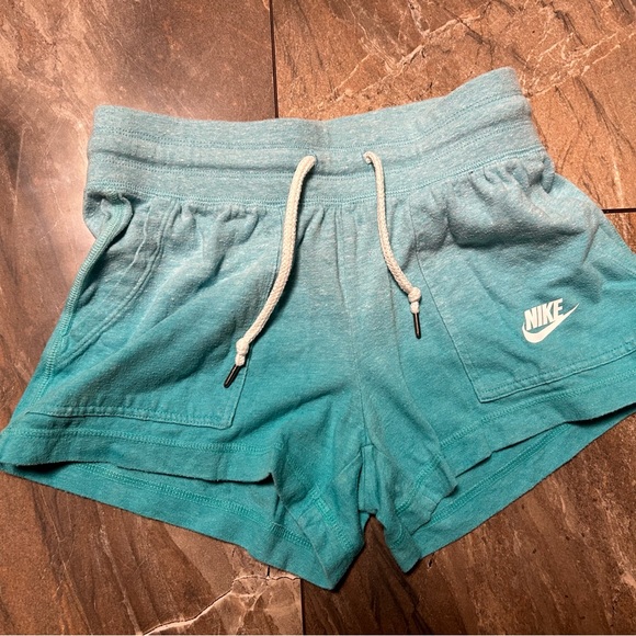 Nike booty shorts - Picture 6 of 6